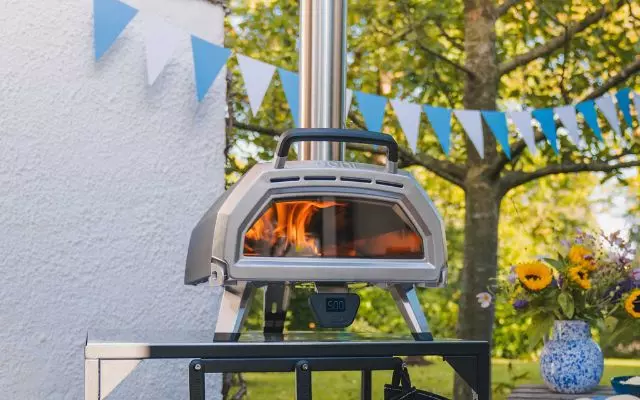 four à pizza ooni karu 16