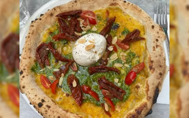 Pizza burrata de la pizzeria Il Felice